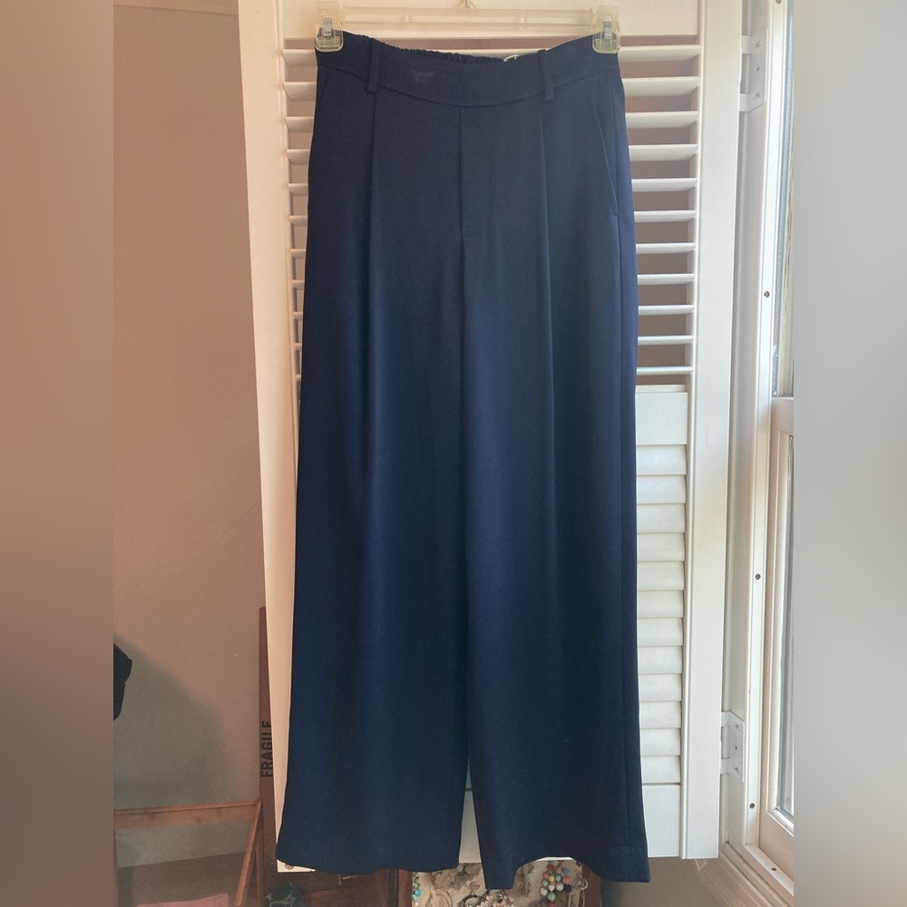 Vince navy pant BNWT- S
